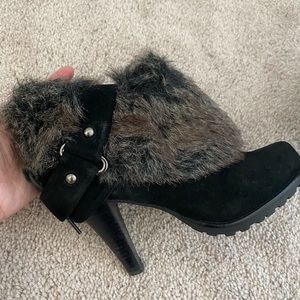 women black fur winter ankle boot 5 1/2